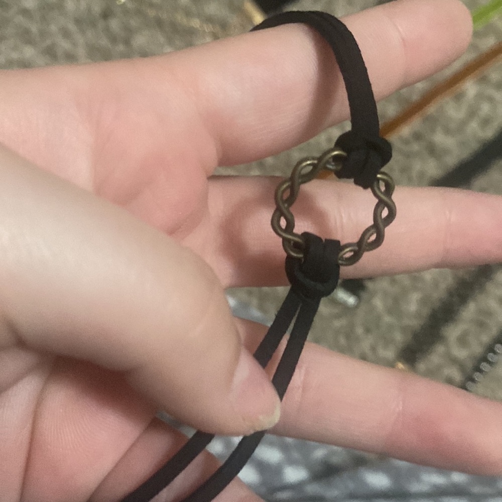 Chokers - Picture 5 of 6